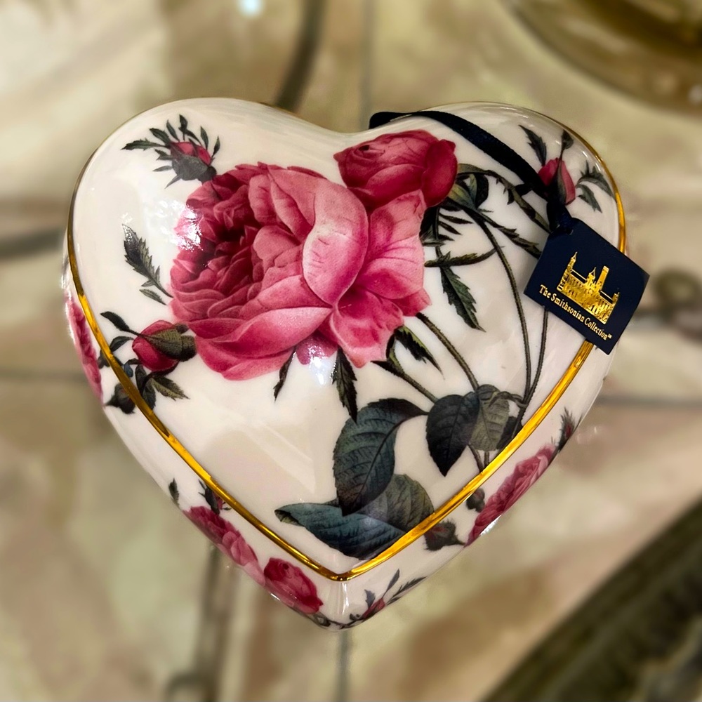 The Smithsonian Collection By Goebel Heart Shaped Musical Trinket Box Rose